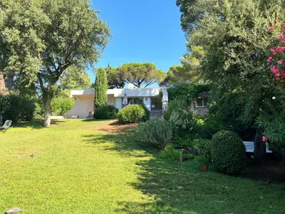 Außenseite Ferienhaus [Sommer]