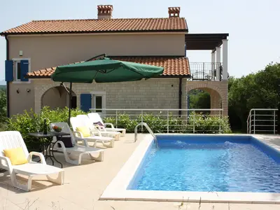 PoolOfHouse