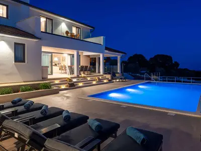 Villa für 11 Personen (210 m²) in Labin 1/10