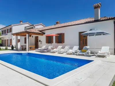 Villa für 12 Personen (256 m²) in Labin 8/10