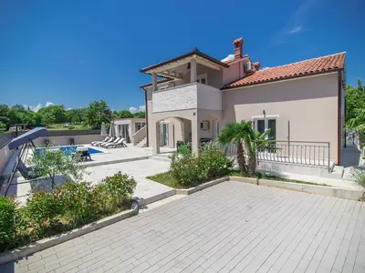 Villa für 8 Personen (250 m²) in Labin 8/10