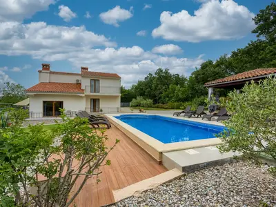 Villa für 8 Personen (310 m²) in Labin 1/10