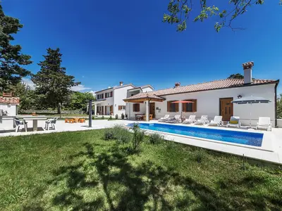 Villa für 12 Personen (254 m²) in Labin 1/10