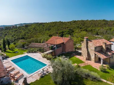 Villa für 8 Personen (220 m²) in Labin 1/10