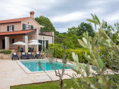 Villa für 6 Personen (134 m²) in Labin 1/10