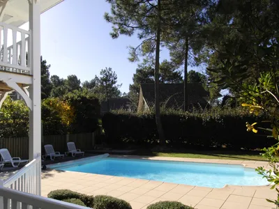 PoolOfHouse