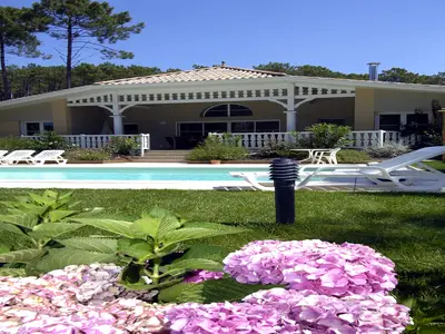 PoolOfHouse