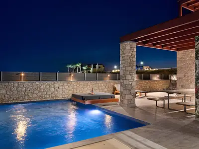PoolOfHouse