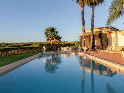PoolOfHouse