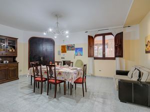 23918565-Villa-13-Lecce-300x225-3