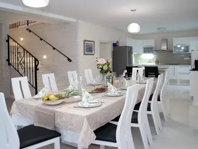 DiningRoom