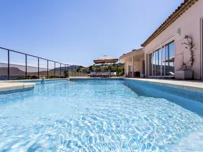 PoolOfHouse