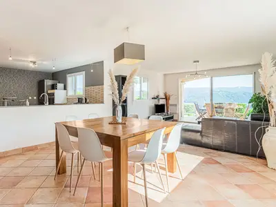 DiningRoom