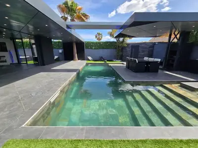 PoolOfHouse