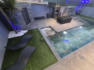 PoolOfHouse