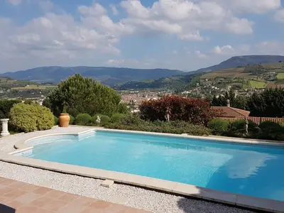 PoolOfHouse