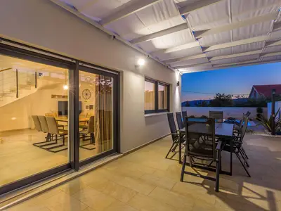 Villa für 7 Personen (120 m²) in Linardići 4/10