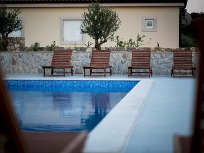 Villa für 8 Personen (180 m²) in Linardići 10/10