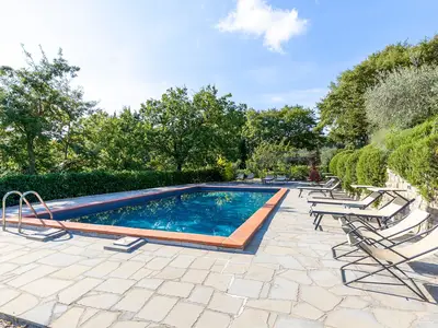 PoolOfHouse