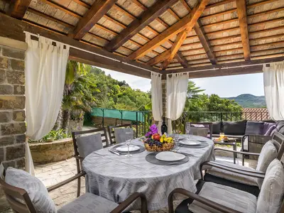 Villa für 6 Personen (100 m²) in Livade 8/10