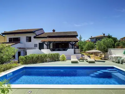 Villa für 9 Personen (200 m²) in Liznjan 5/10