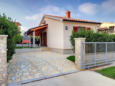 Villa für 5 Personen (74 m²) in Liznjan 2/10