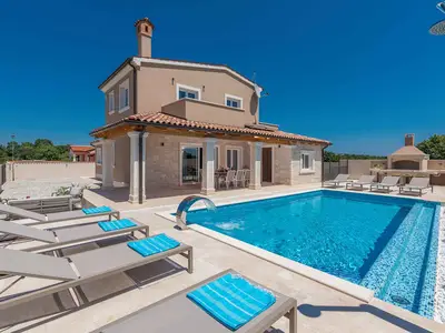 Villa für 8 Personen (175 m²) in Liznjan 2/10