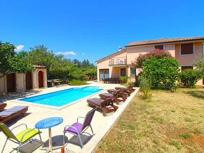 Villa für 10 Personen (180 m²) in Liznjan 1/10