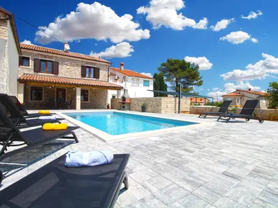 Villa für 6 Personen (125 m²) in Liznjan 1/10