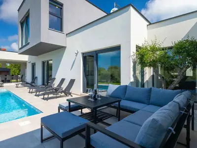 Villa für 8 Personen (280 m²) in Liznjan 7/10