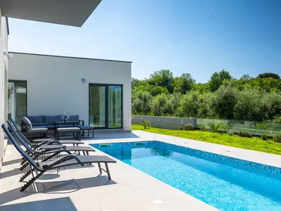 Villa für 8 Personen (280 m²) in Liznjan 1/10