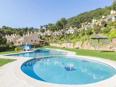 PoolOfHouse