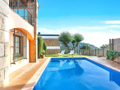 PoolOfHouse