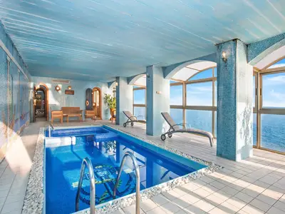 PoolOfHouse