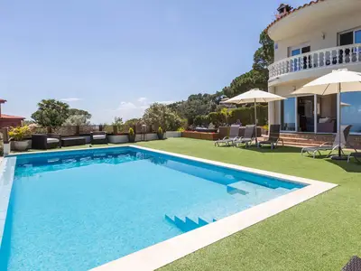 PoolOfHouse