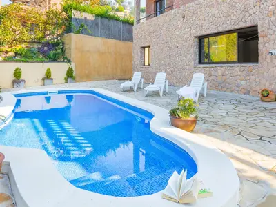 PoolOfHouse