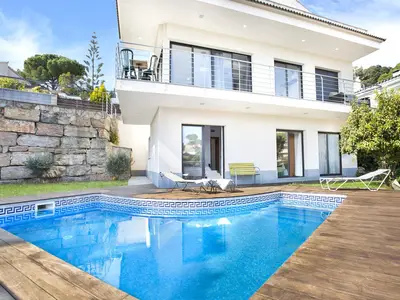 PoolOfHouse