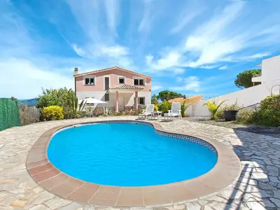 PoolOfHouse