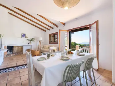 DiningRoom