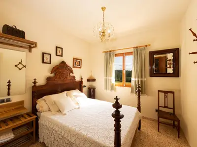 Drittes Schlafzimmer mit Blick auf den Wald