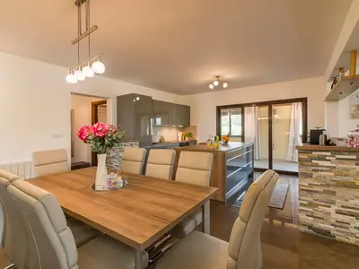 Villa für 12 Personen (350 m²) in Loborika 5/10