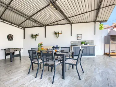 Villa für 6 Personen (140 m²) in Loborika 2/10