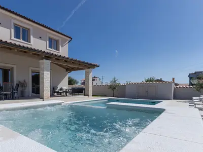 Villa für 8 Personen (200 m²) in Loborika 3/10