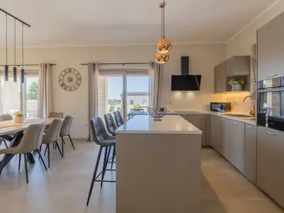 Villa für 8 Personen (200 m²) in Loborika 4/10