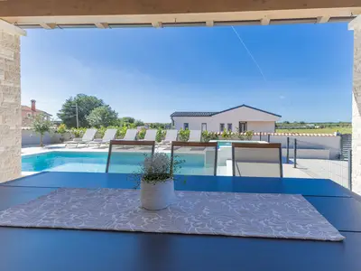 Villa für 8 Personen (200 m²) in Loborika 10/10