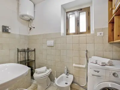 Badezimmer mit Badewanne