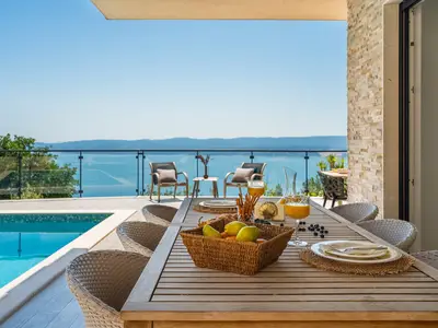Villa in ruhiger Umgebung und privatem 26 m2 großem Pool, Whirlpool, Spaßzone mit Billard, 2 km vom Strand von Artina entfernt