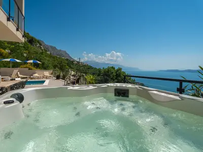 Beheizter Whirlpool mit Meerblick für totale Entspannung (6 Personen)