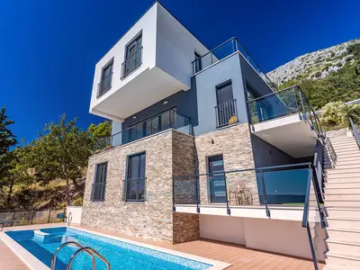 Die Villa ist auf drei verschiedenen Ebenen organisiert