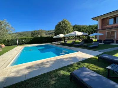 PoolOfHouse